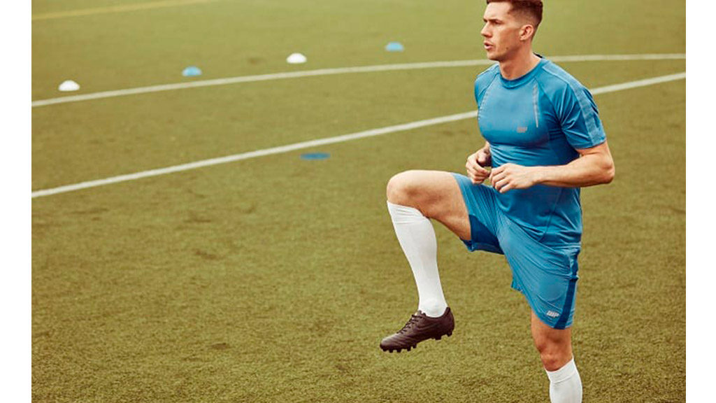 5 ejercicios para calentar tu cuerpo antes de un partido de fútbol