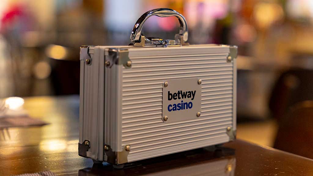 ¡La nueva forma de apostar ha llegado! Luis García te invita ser parte de Betway 0