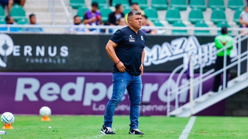 Mauro Gerk no ha logrado levantar el proyecto de Querétaro desde la dirección técnica