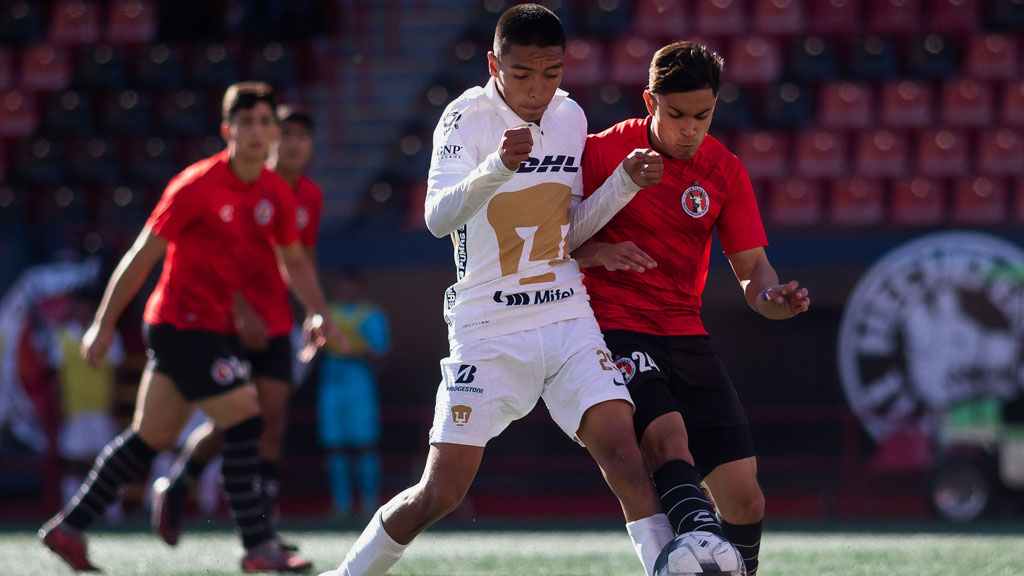 Nicolás Nava, canterano de Xolos que busca lugar en el Sporting de Gijón