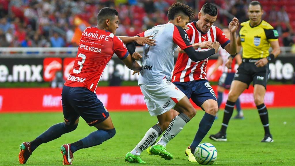 Razones que hacen de Chivas la defensa más sólida del Apertura 2022