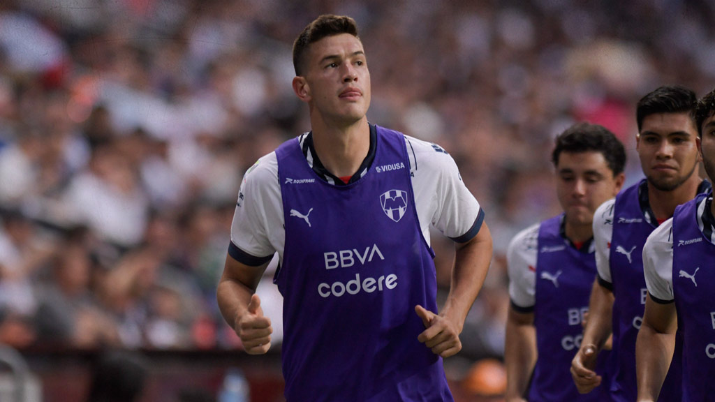¿Se tambalea la llegada de César Montes al Dinamo de Moscú?