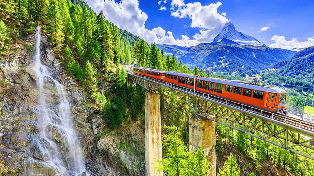 Viajar en tren por Suiza, un recorrido por los Alpes y los campos de Europa