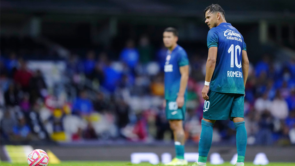 Ángel Romero sigue esperando para renovar su contrato con Cruz Azul