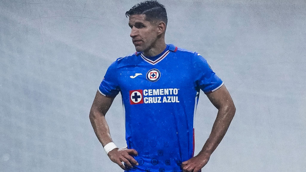 Cruz Azul: Luis Abram y Ángel Romero caminan a la salida