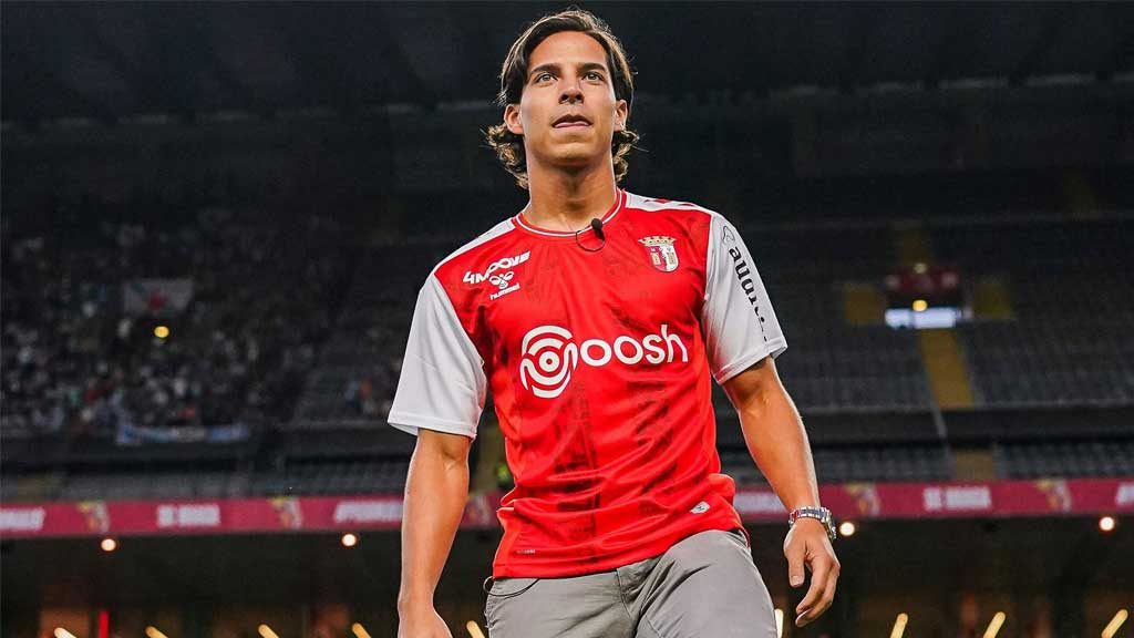 Ex técnico de Chivas lamentó que Diego Lainez fuera a España antes que al Ajax