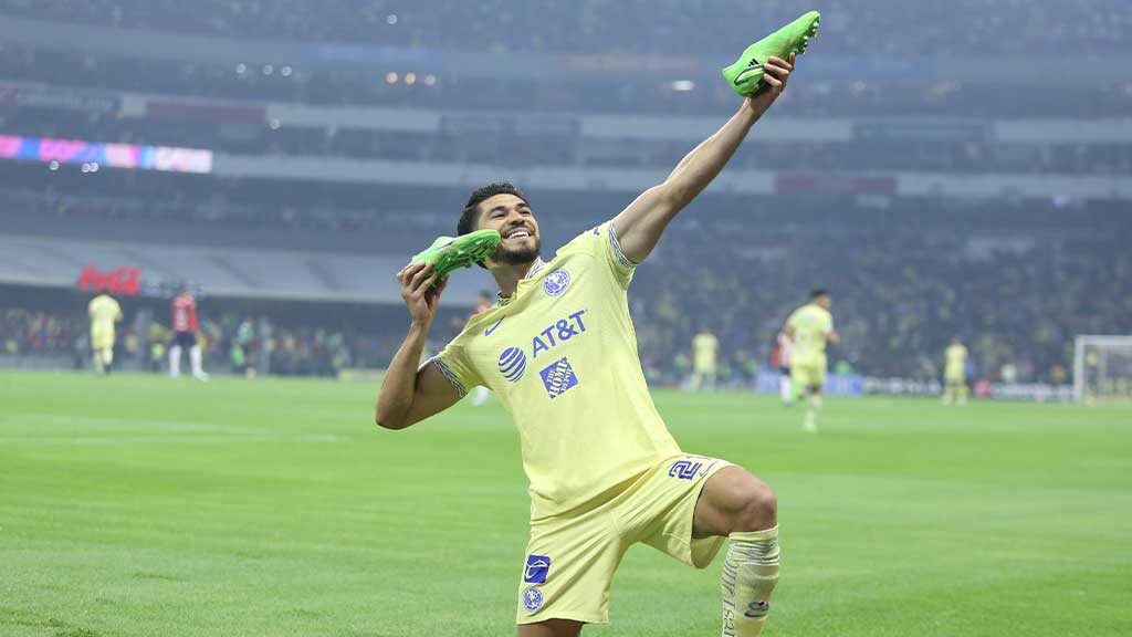 Henry Martín se unió a los jugadores que festejaron como Cuauhtémoc Blanco