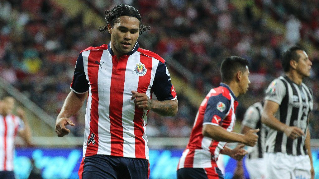 Guillit Peña se jacta de salvar a Chivas del descenso y pide no hablar de 'problemas extra cancha'