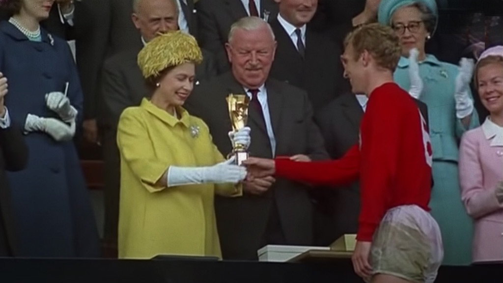 Reina Isabel II, protagonista inesperada en Mundial de Inglaterra 1966 y sus anécdotas