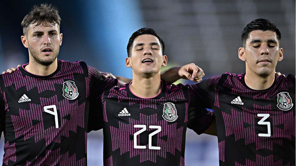 Santiago Giménez y Jesús Angulo estarían fuera de la lista final de la Selección Mexicana para Qatar 2022