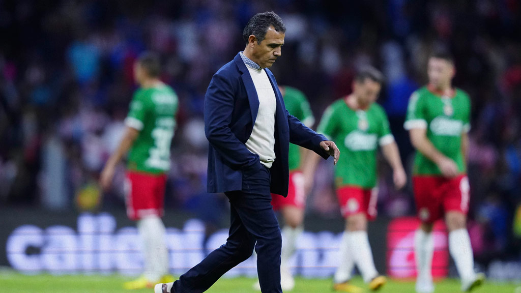 Chivas: junto a Ricardo Cadena, cinco futbolistas están en la puerta de salida