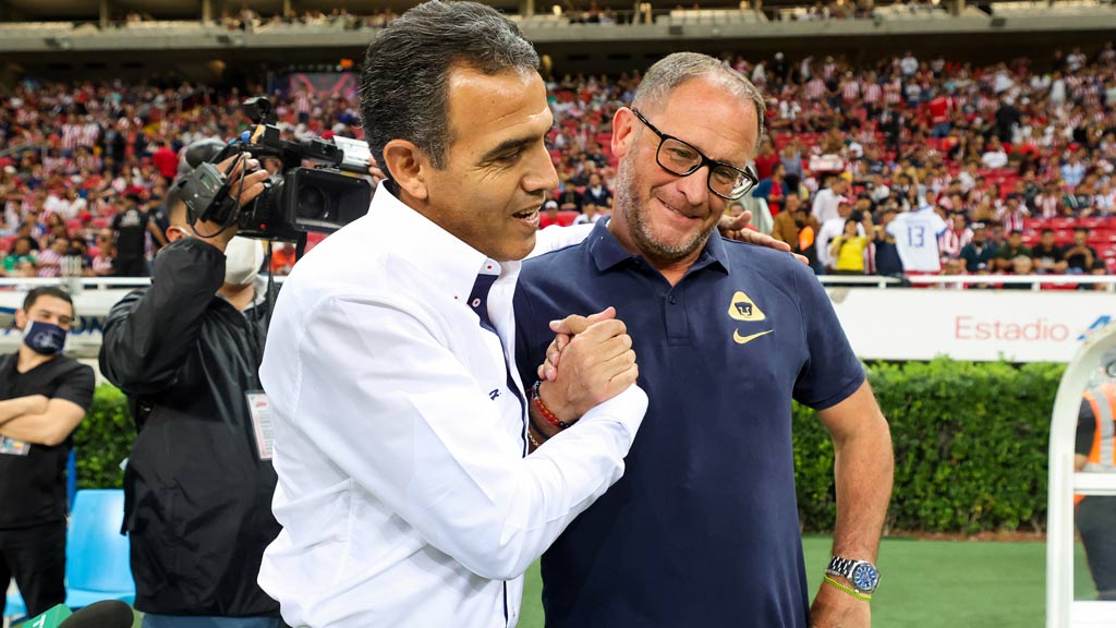 Chivas y Pumas, se avecinan sus pretemporadas sin técnico definido