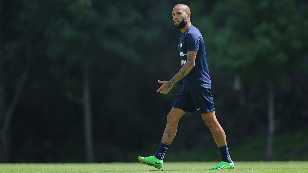 Dani Alves de los Pumas también fue incluido en el listado