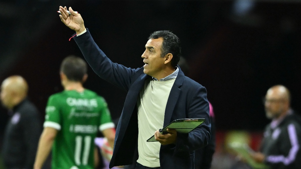 Chivas: Qué debe hacer Ricardo Cadena para seguir al frente del Guadalajara el próximo año