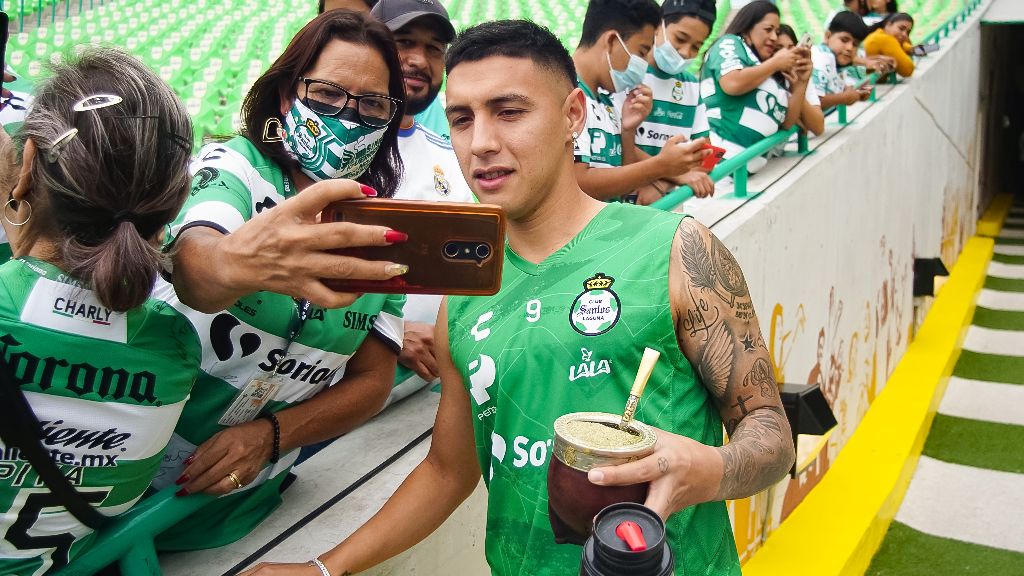 Qué pasará con Leo Suárez, seguirá en Santos, se va al América o termina en la MLS