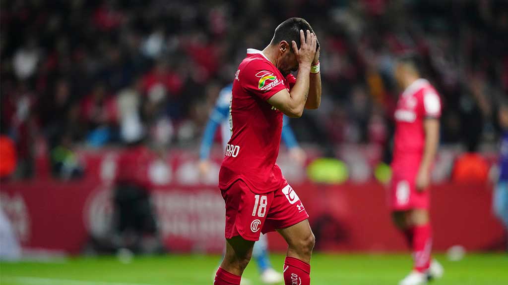 Fernando Navarro llegó a tres finales perdidas de forma consecutiva; igualó el récord de otro histórico de la Liga MX
