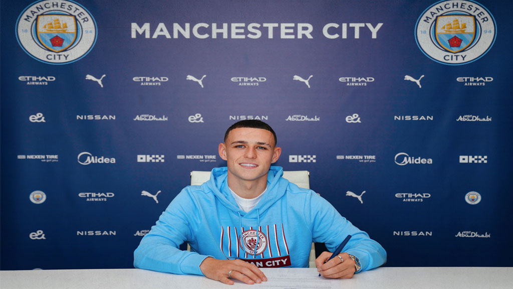 Phil Foden firmó un nuevo contrato con el Manchester City