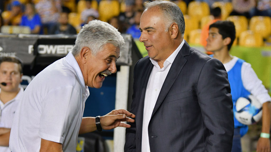 Ricardo Ferretti y Guillermo Vázquez preparan reencuentro con Pumas