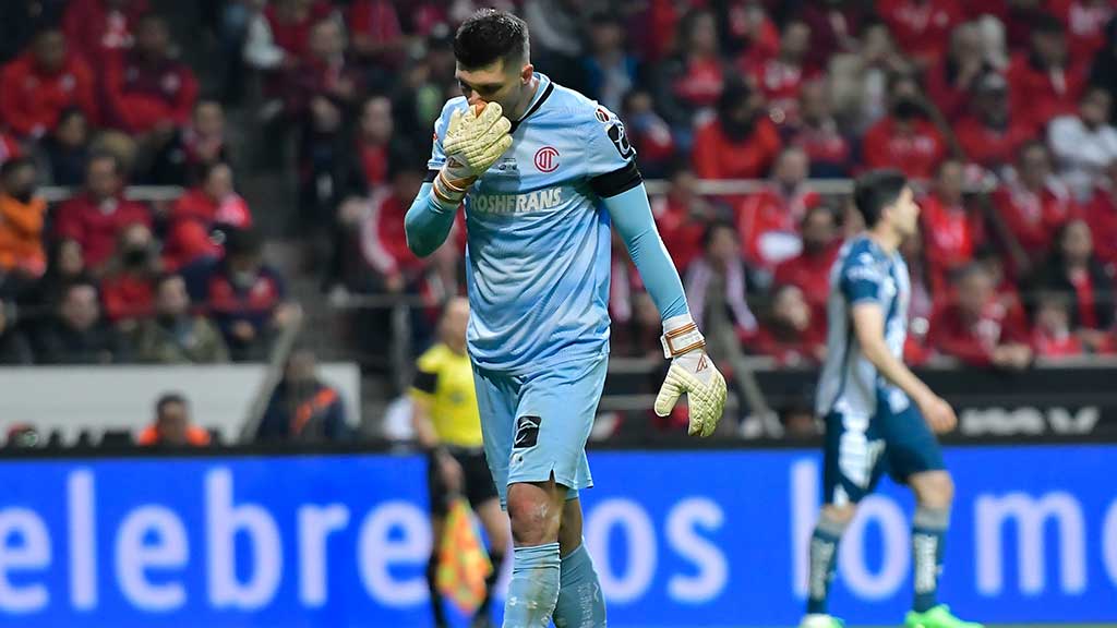 Además de Tiago Volpi, otros arqueros que han recibido 5 goles o más en una final de Liga MX