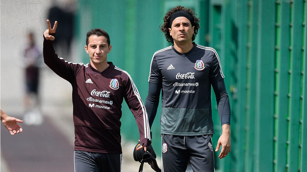 Andrés Guardado y Guillermo Ochoa se suman como futbolistas con cinco Copas del Mundo disputadas