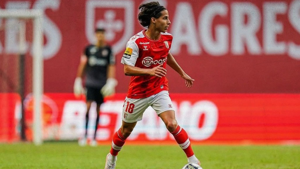 Diego Lainez, de momento, rechaza regresar a la Liga MX