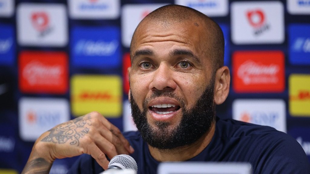 Dani Alves, bajo investigación por un supuesto fraude en Brasil