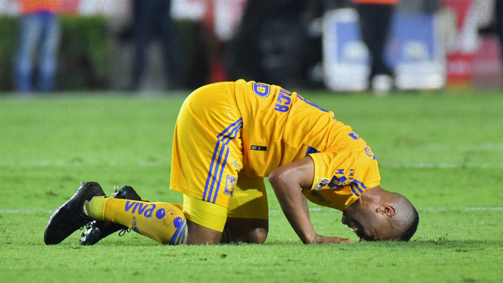 Rafael Carioca no la está pasando bien en Tigres luego de perder la titularidad
