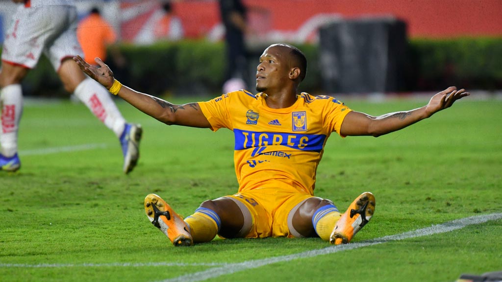 Tigres quiere fuera a Luis Quiñones, pero contrato complica su salida