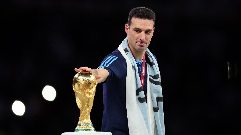 Lionel Scaloni, de segundo entrenador del Sevilla a Campeón del Mundo con Argentina