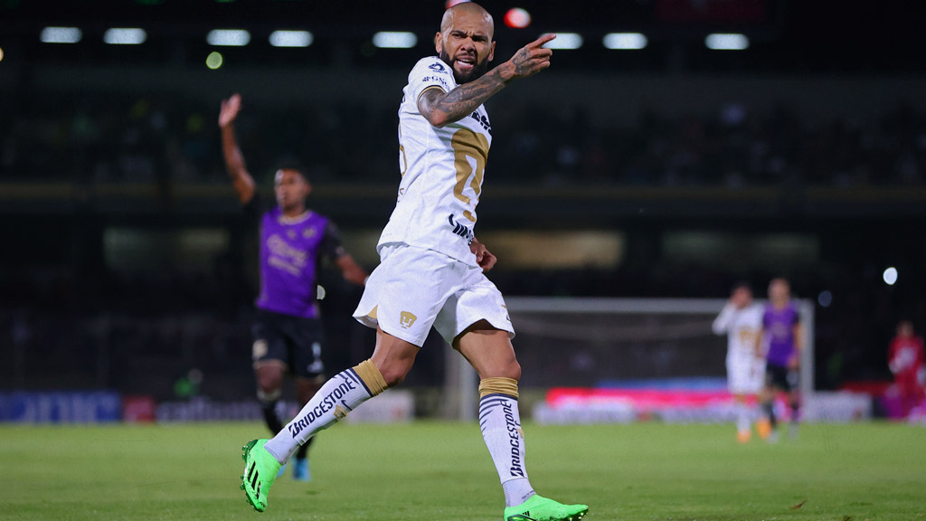 Dani Alves cumpliría su contrato con Pumas hasta junio del 2023