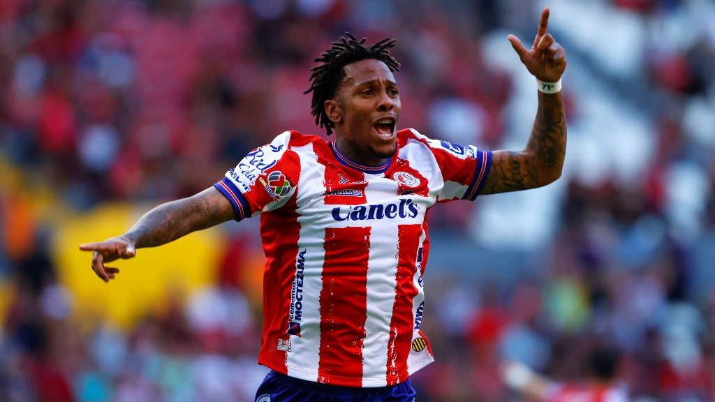 Abel Hernández se va de la Liga MX tras no cerrar su traspaso con ningún club