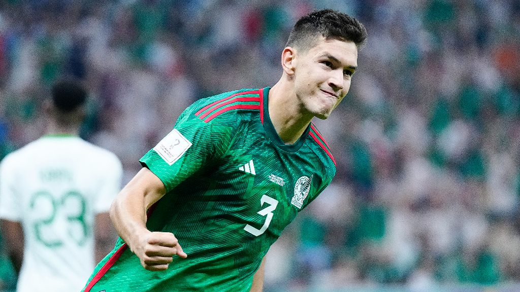 Rayados complica la salida de César Montes a España; piden más dinero por él