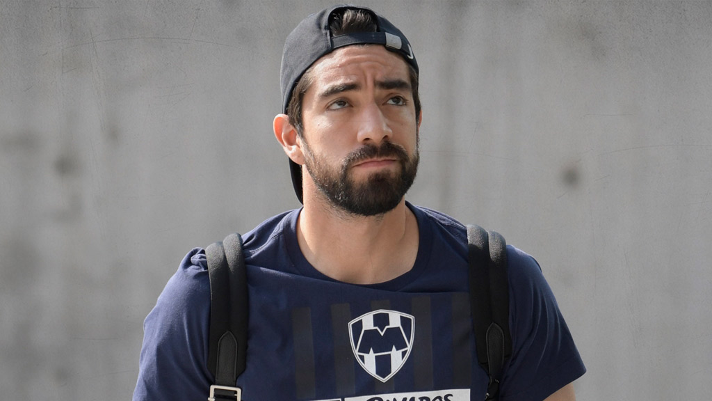 ¿Rodolfo Pizarro regresa gratis a Chivas?