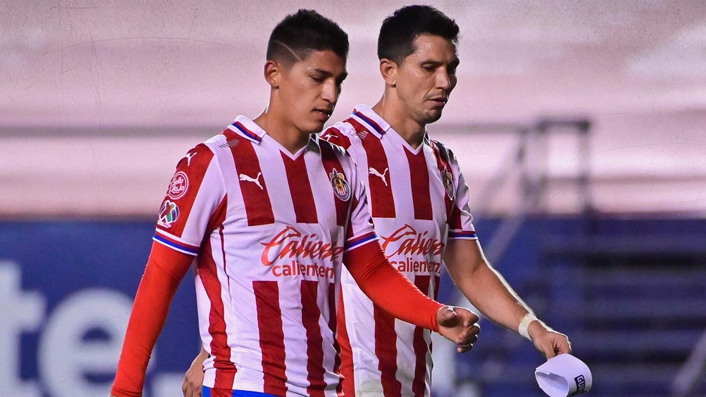 Ángel Zaldívar y Jesús Molina, parte de la limpia de Chivas para el Clausura 2023