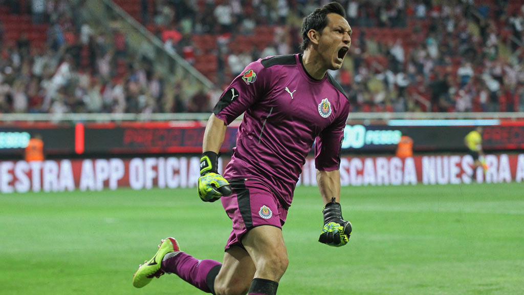 Chivas: Después de Rodolfo Cota siguen sin consolidar un portero