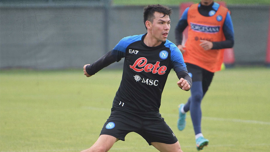 El nuevo tope salarial del Napoli sería un factor para la salida de Chucky Lozano