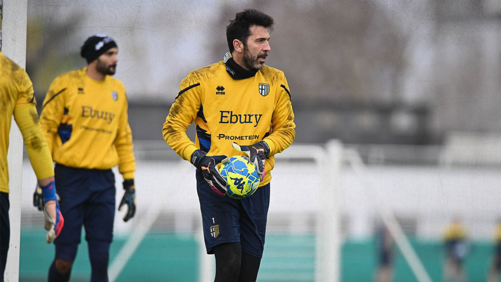 Gianluigi Buffon, un veterano que sigue dando pelea en la Serie B de Italia