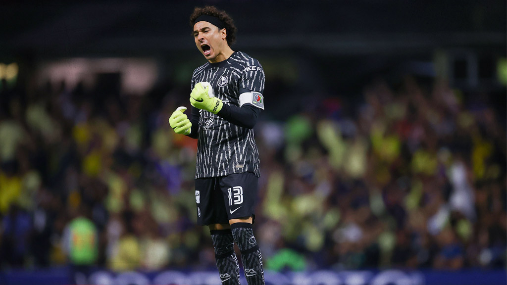 Guillermo Ochoa no firmó con América por culpa de Santiago Baños