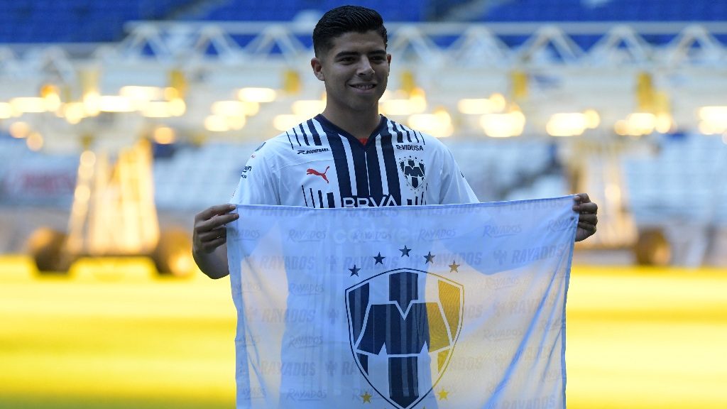 ¿Cuánto tendrá que pagar un equipo europeo para llevarse a Víctor Guzmán tras su fichaje con Rayados?