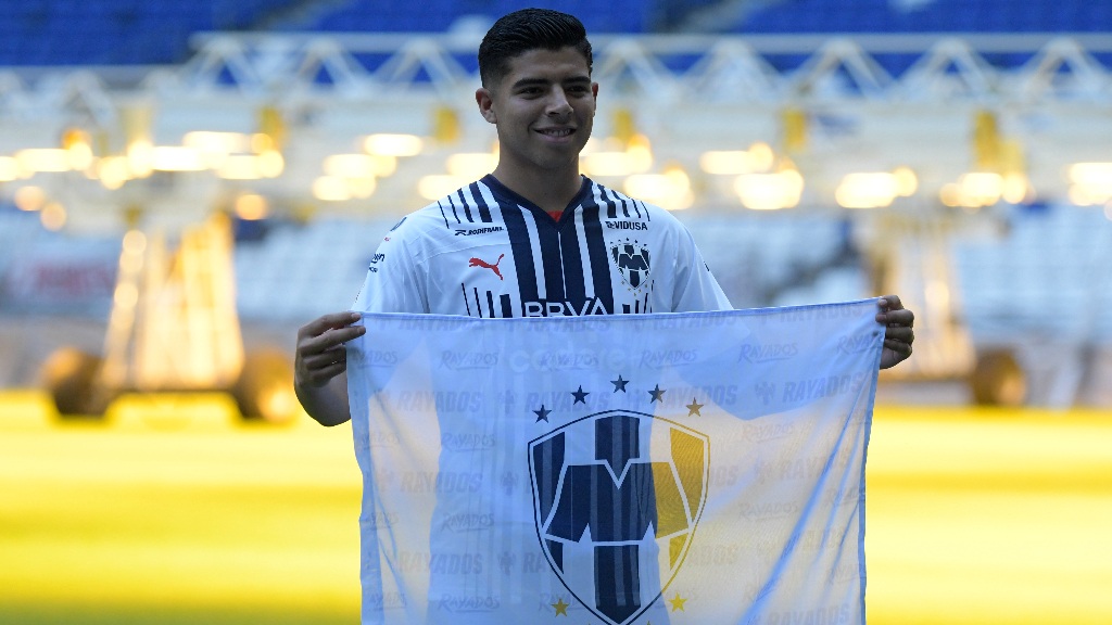¿Cuánto tendrá que pagar un equipo europeo para llevarse a Víctor Guzmán tras su fichaje con Rayados?