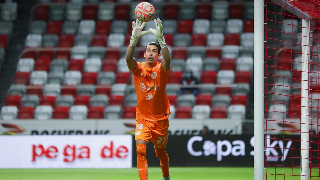 Óscar Jiménez llega a titularidad de América con ultimátum