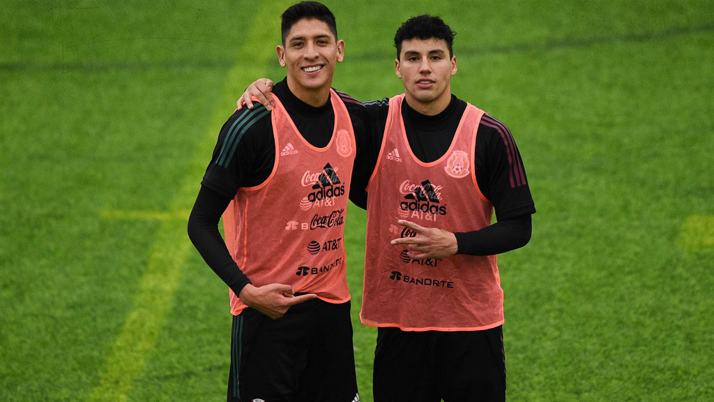 Edson Álvarez y Jorge Sánchez tienen a John Heitinga como su nuevo DT