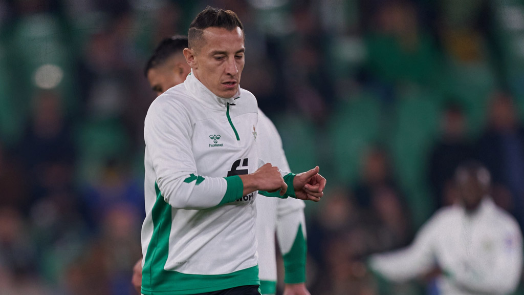 Andrés Guardado sigue solicitando su renovación en Real Betis