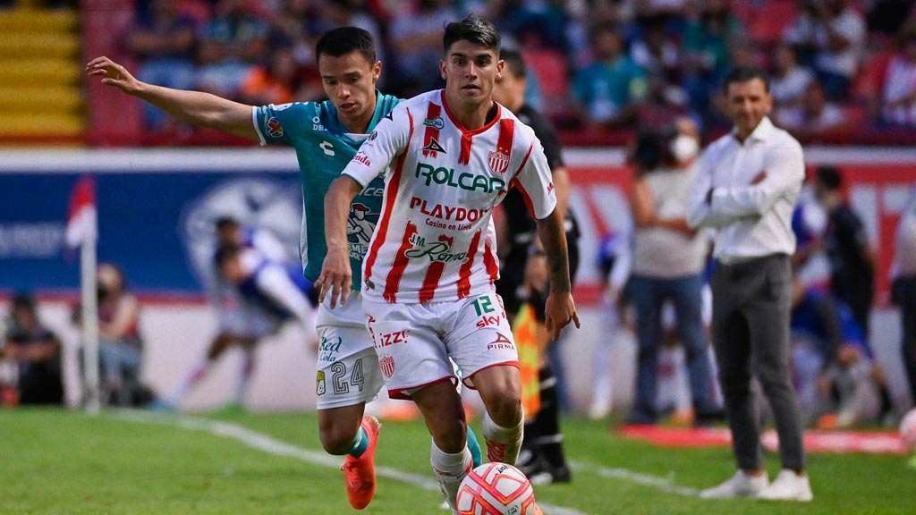 Ángelo Araos no ha tenido el rendimiento esperado con los Rayos del Necaxa