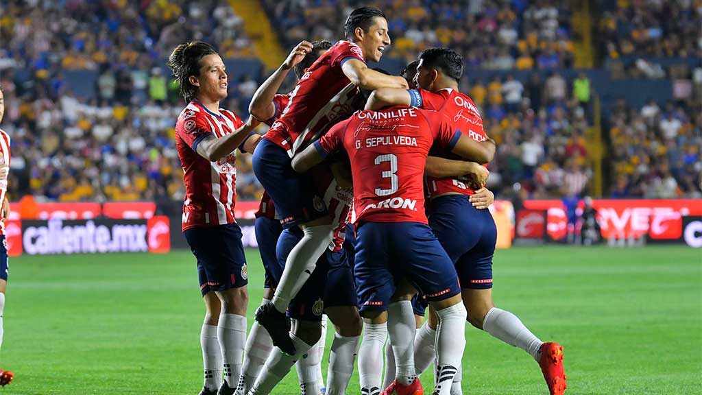 Chivas iguala insólita marca de Jaguares de Chiapas tras derrotar a Tigres