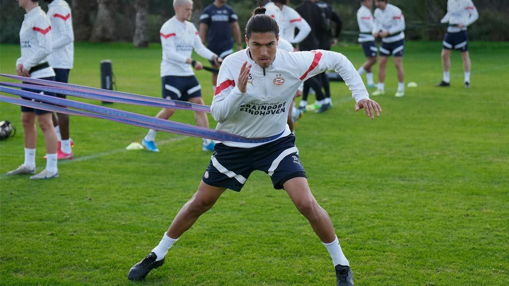 Erick Gutiérrez pierde continuidad en el PSV Eindhoven