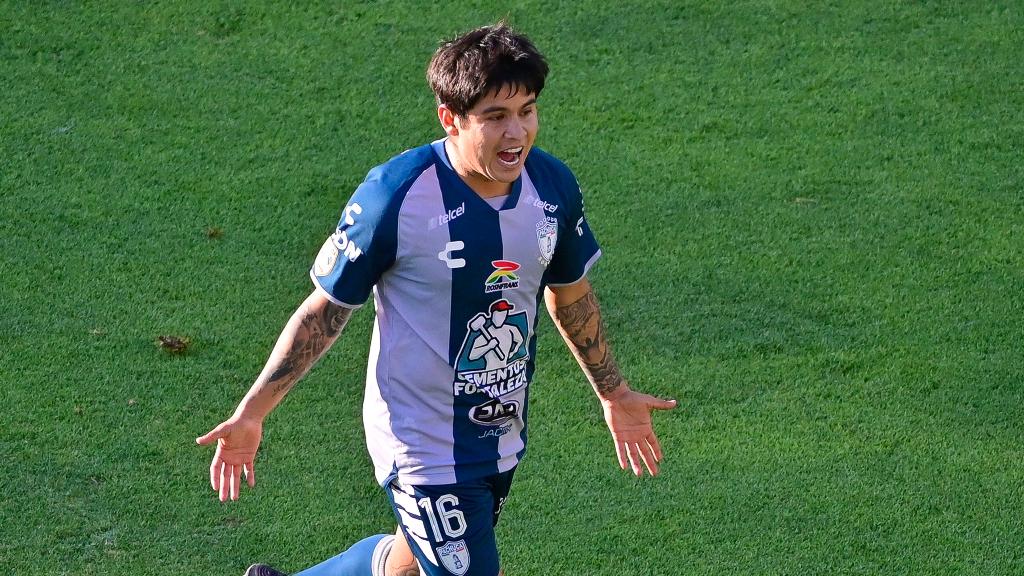 Pachuca y Guillermo Almada revivieron la carrera de la ‘Chofis’ López