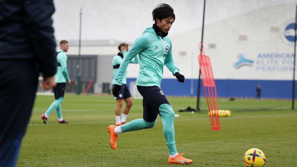Kaoru Mitoma, el japonés del Brighton que (literalmente) tiene una tesis en regate