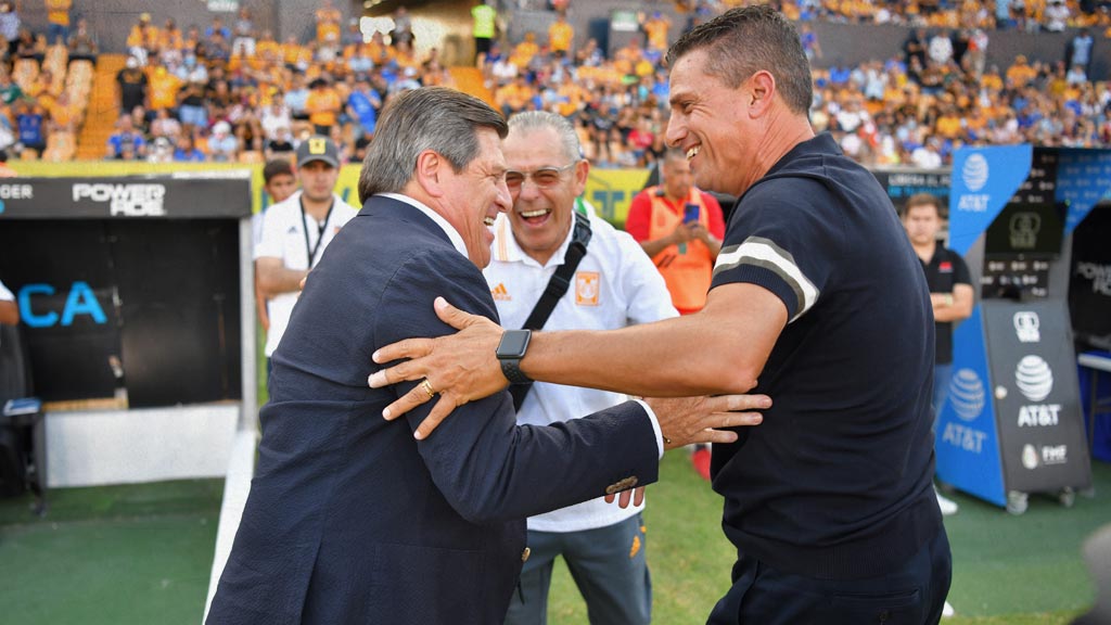 Miguel Herrera tomó el lugar de Ricardo Valiño en los Xolos de Tijuana