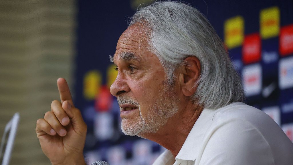 Miguel Mejía Barón estaría en la puerta de salida de los Pumas de la UNAM